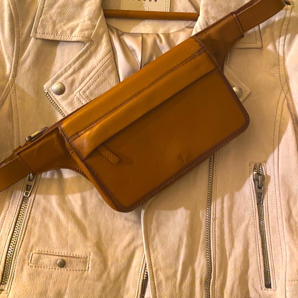 ONE DAY SALE! Frye caramel leather belt bag NWOT